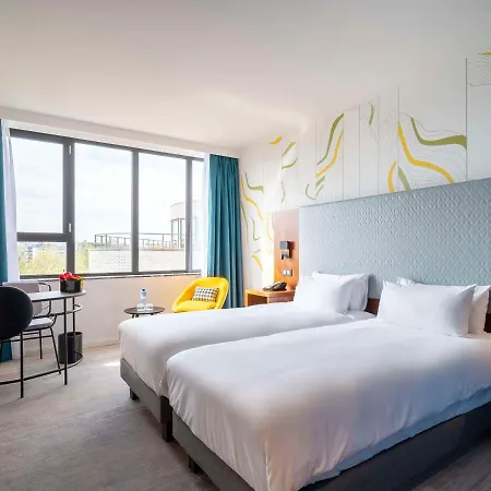 Mercure Centre Hotel 4*
